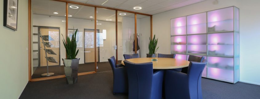 tapijt moorland investments 845x321 - Kantoor Moorland investements Almere. Leveren en aanbrengen van 970 m2 Vloerafwerking.